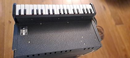 Selmer-Clavioline (TV front) not perfect